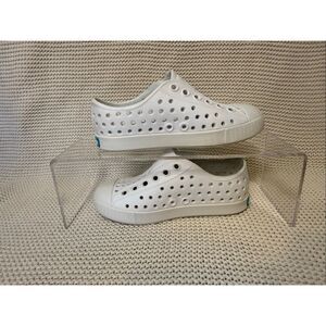Natives - all white - toddler 7C